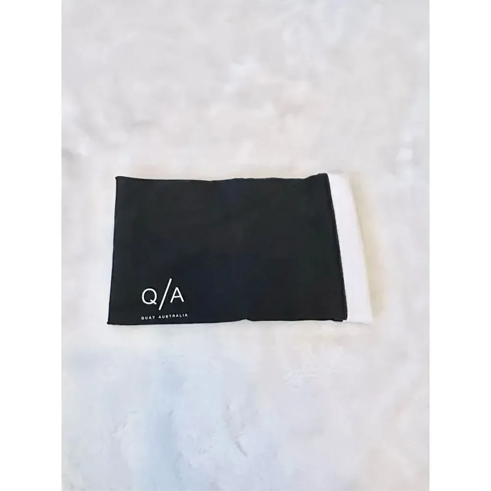 Quay black and white sunglasses case